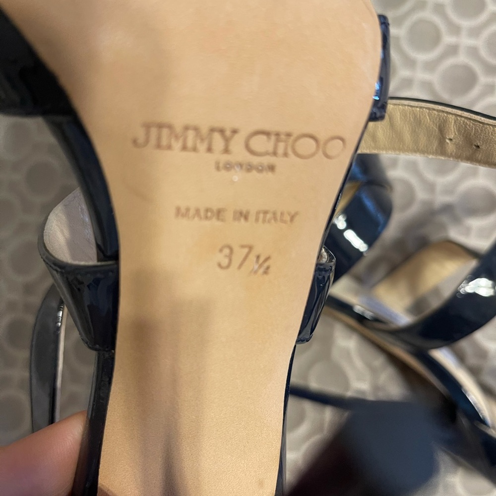 Shoes - Picture 7 of 8
